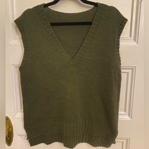 🌻Green Sweater Vest from Italy
